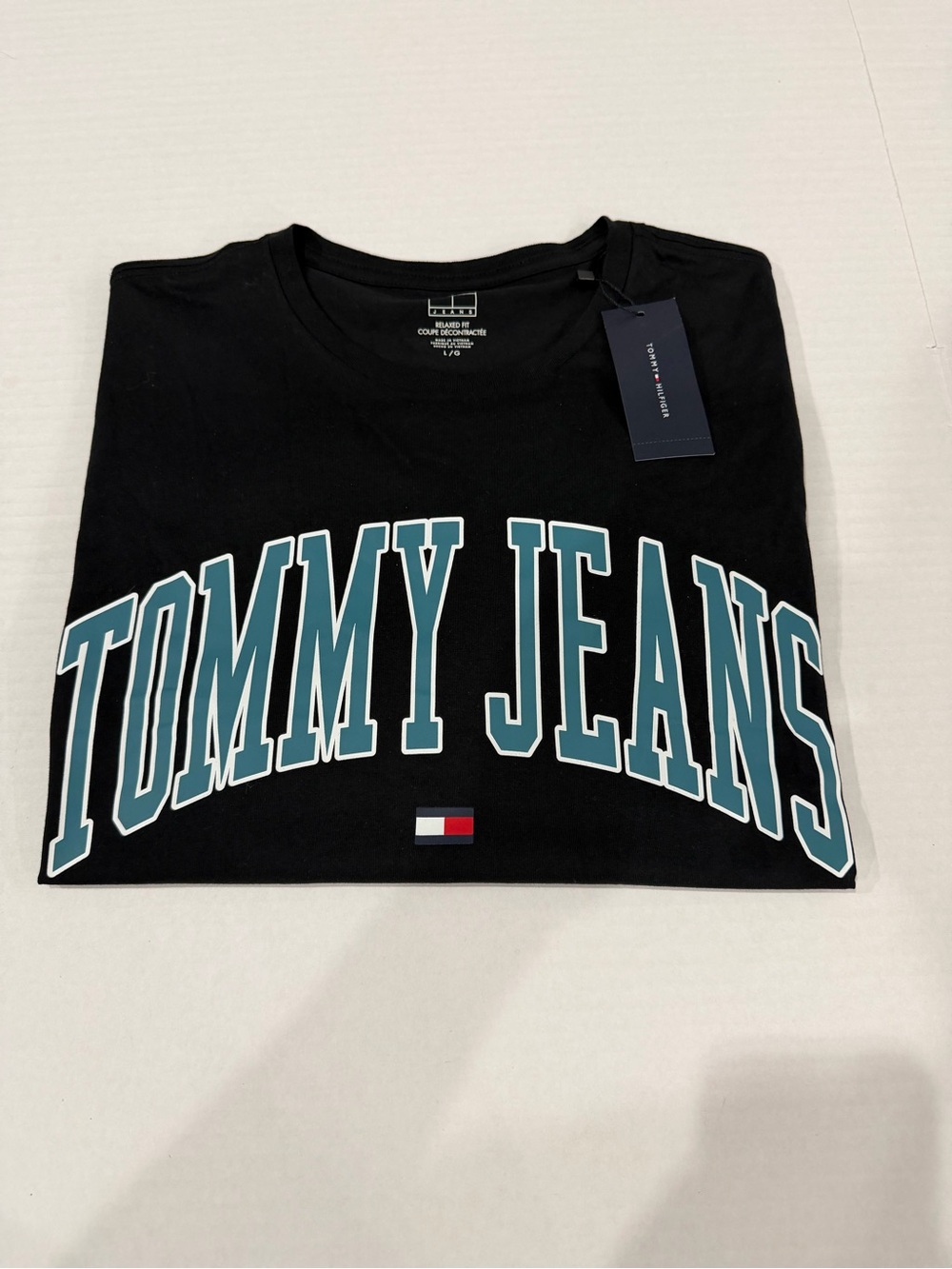 Tommy Hilfiger Black Tee with Teal Tommy Jeans Arch Logo size large